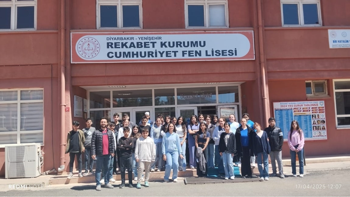 LGS'ye hazırlanan öğrencilerimizle okul ziyaretleri gerçekleştirdik.